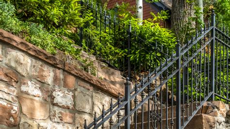 how to install metal balusters