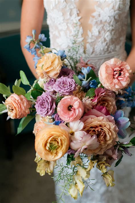 Vibrant Summer Wedding at CCV in Richmond, Virginia - Sweet Root