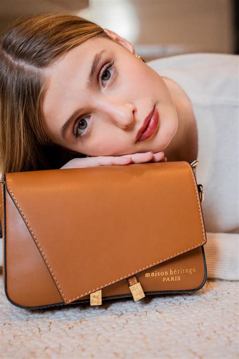 cover girl aela replacer 1