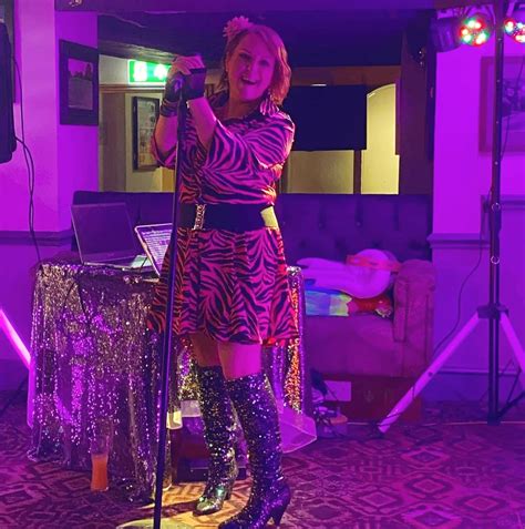 Donna Bell Vocalist | Sheffield