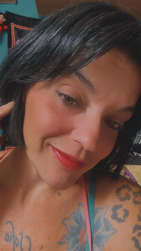 katypetunia (@petuniaboom)’s videos with Stronger - Britney Spears | TikTok