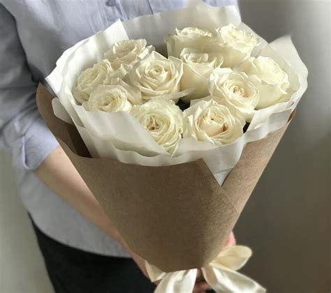 Букет белых роз (11 шт)