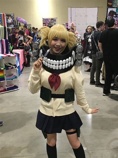 This awesome Himiko Toga cosplay I saw at Katsucon 2018! : r ...
