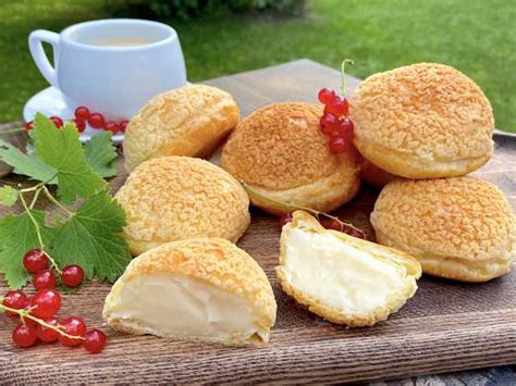 Заварные булочки «Шу» с заварным кремом — рецепт с фото пошагово