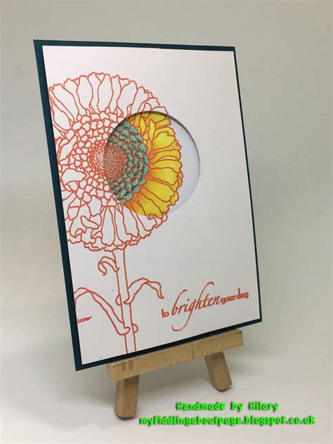 fiddling about : Single Flower