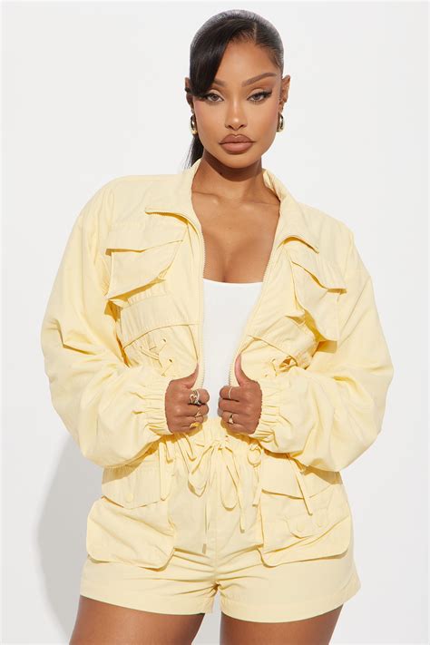 Chamarra Best In The Game Windbreaker - Butter Yellow | Fashion Nova