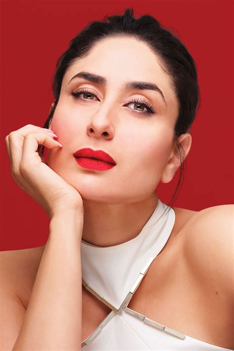 kareena kapoor khan  returning   runway  fdci  lakme fashion