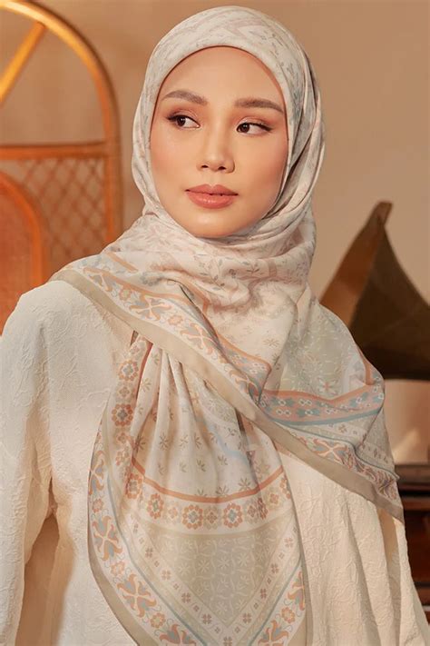 tudung people memoir  warmth sq womens fashion muslimah fashion