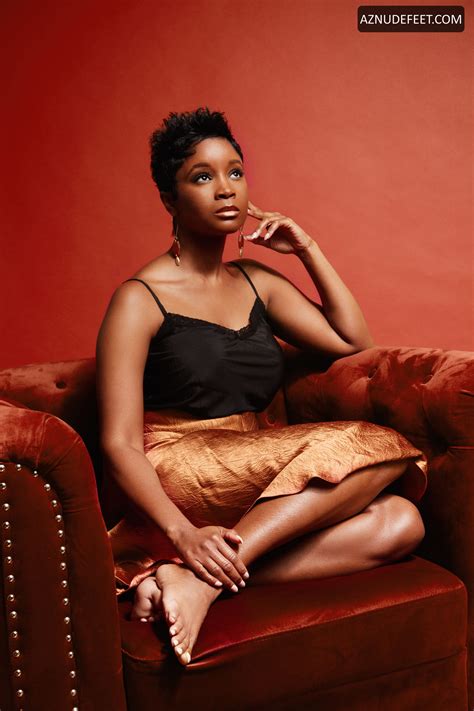 JENNIFER SEARS Feet - AZNudeFeet