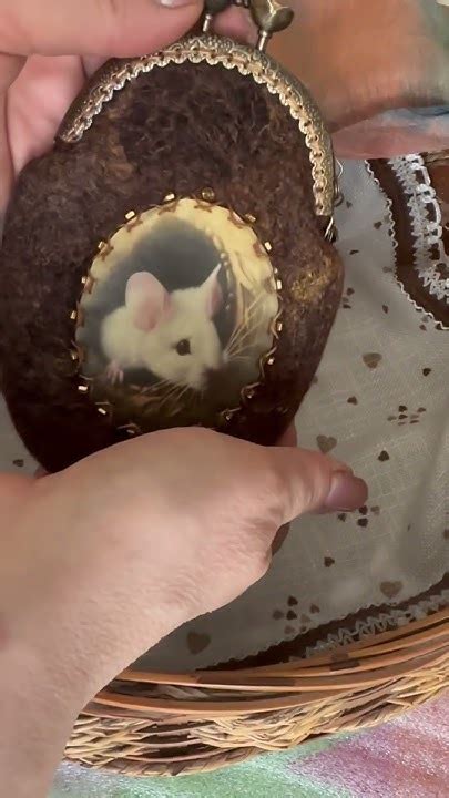 Маленькая косметичка «Белая мышь» #войлок #ручная_работа # ...
