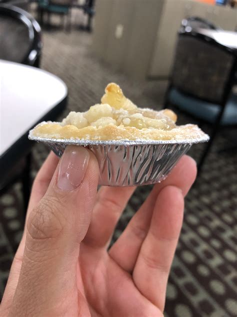 A tiny pie : r/mildyinteresting