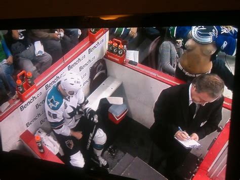 Pitcher distraction spotted during the World Series game tonight... : r