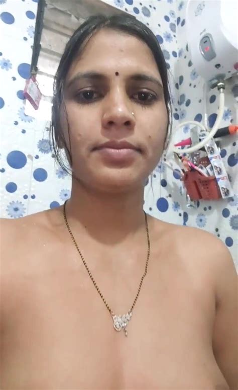 sexy indian housewife shows  boobs  pussy