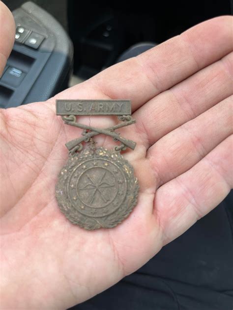 Found this while metal detecting. Any way to date? It also has a G-1