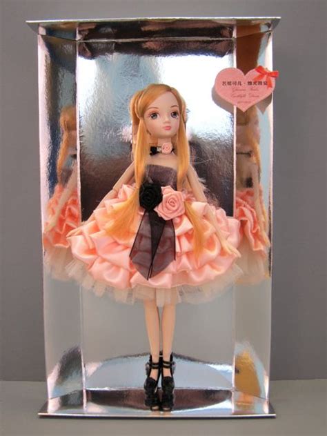 Kurhn Dolls, Part Two: Kurhn 6077 Glamorous Kurhn | The Toy Box Philosopher