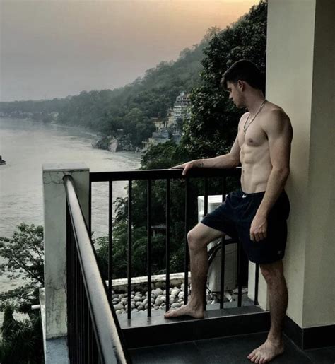 Chi è Miguel Bernardeau: bio, Instagram e fidanzata di Guzman di ELITE