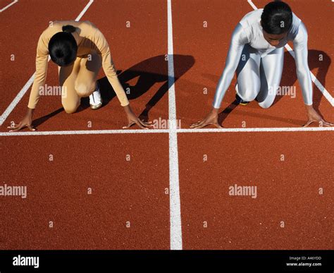Female sprinters hi-res stock photography and images - Alamy