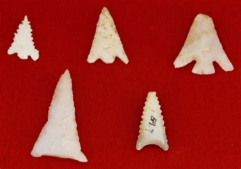 arrow points interpreting  hodges collection   henderson