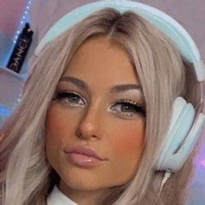 Danyell Lanza - Age, Family, Bio | Famous Birthdays
