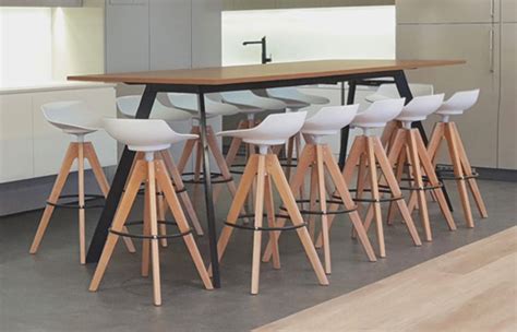 Sabre Table - Interstudio | IndesignLive