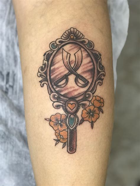 Abebe De Oxum Tatuagem