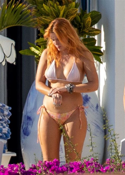 Bella Thorne Sexy 2022