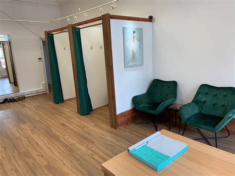 full new linen full new linen was done to this coat with 4 pockets