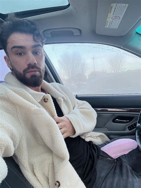 @skylerflexes : r/GayTwitter