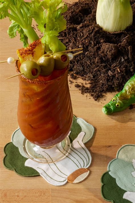 CHARTREUSE TWIST BLOODY MARY GLASS – Houses & Parties