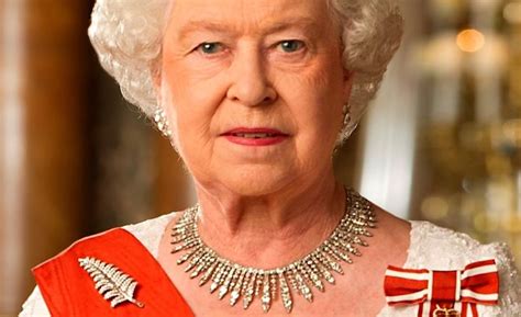 Reine Elizabeth II | l'Encyclopédie Canadienne