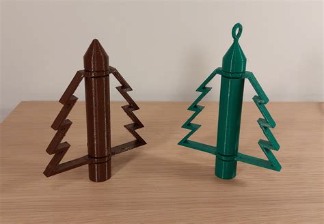 spinning christmas tree 4