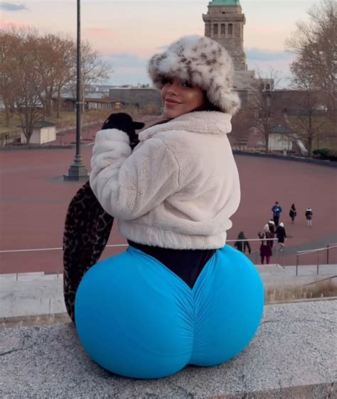 OnlyThick - OnlyThick added a new photo.