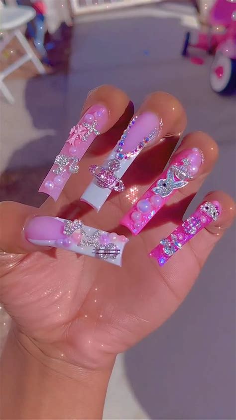 🤩Pink Baddie Birthday Nails💓🎀🪩 #aesthetic | Pink nails, Acrylic nails ...