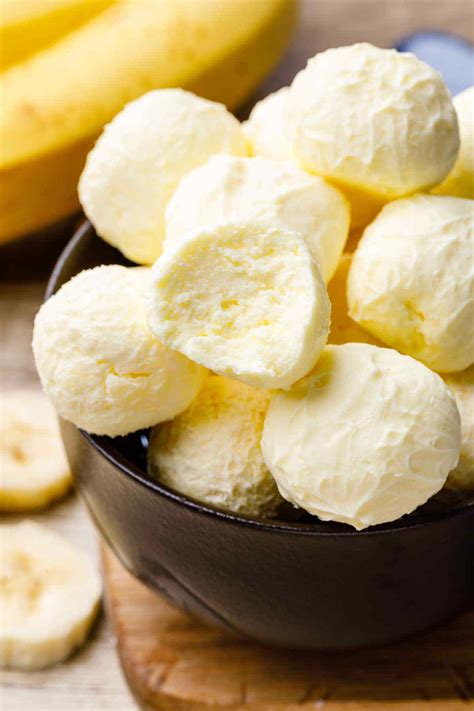 Banana Cream Pie Fat Bombs (Paleo and Keto-friendly) - Healthy Substitute