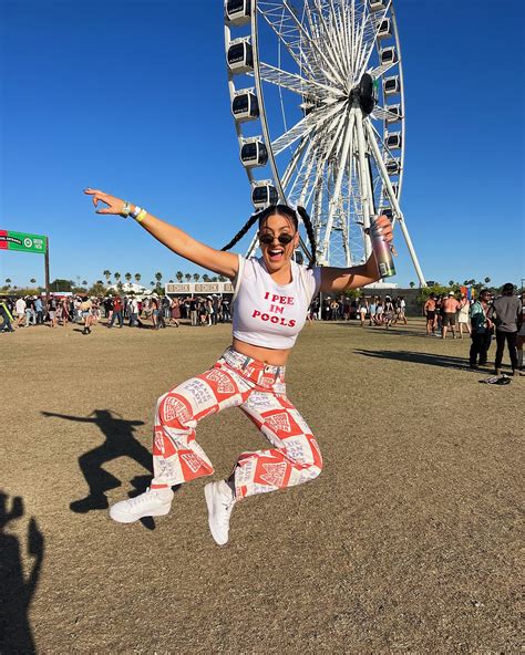 Dani Jackel | So much for our hot girl walk🙄 | Instagram