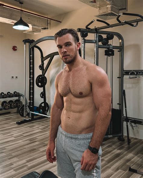 Charlie Taylor 🇦🇺 | Uppers in motion 💪 | Instagram