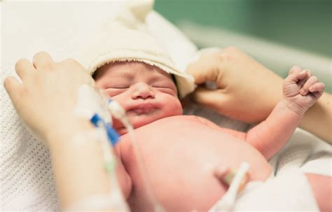 Childbirth Through the Decades - What Birth Was Like in the 1900s ...