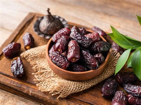 Your Guide to Dates: What They Are and How to Enjoy Them