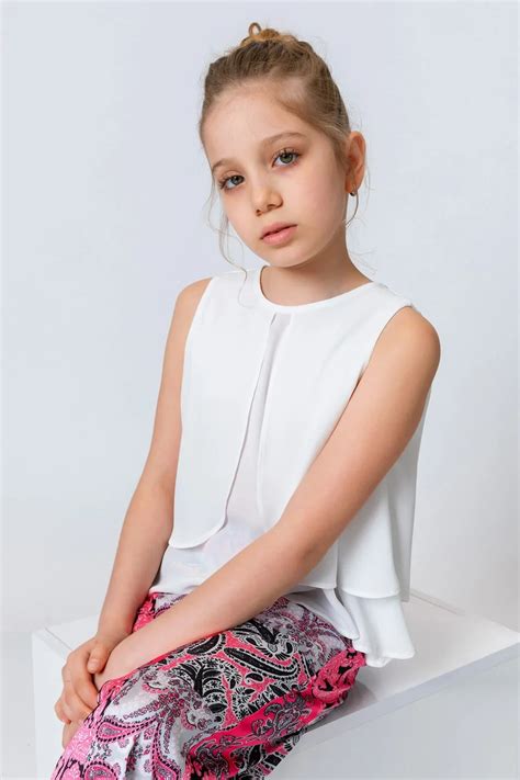 InCity Kids Girls Katlı Yuvarlak Yaka Kolsuz Bluz