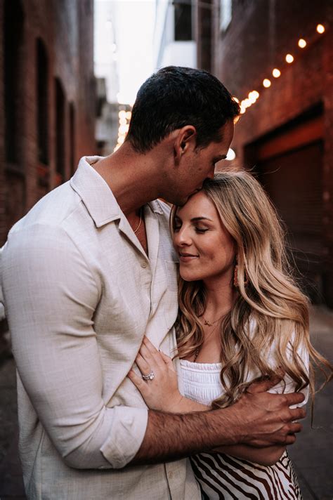 Downtown Nashville Couples Session — Jessica Powell Photo
