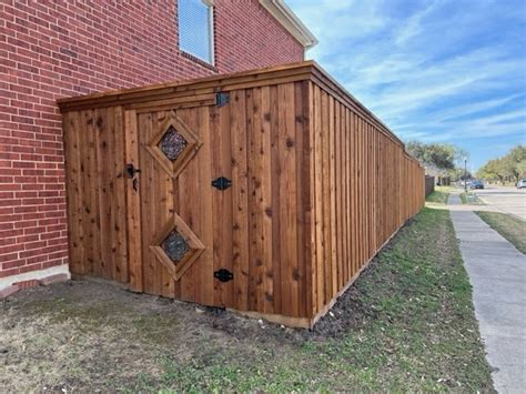 essential tips  building  fence fence contractor outdoor