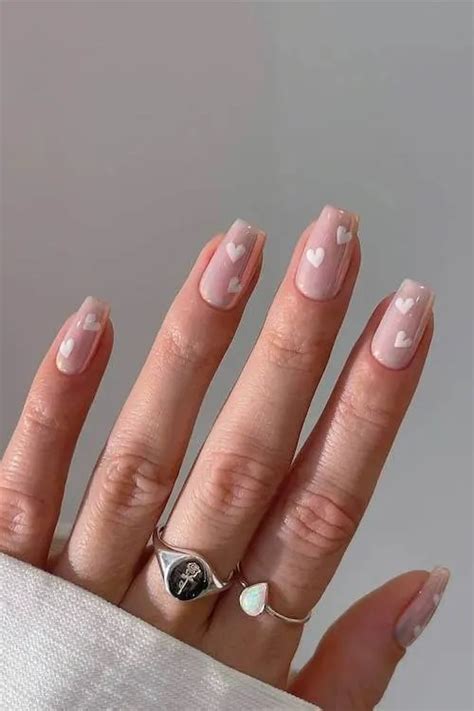 40+ Simple Cute Short Valentine's Day Nails for Every Occasion - Girl