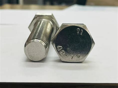 hexagonal stainless steel machine bolt  industrial  piece