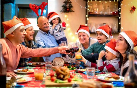 45.800+ Pranzo Di Natale Foto stock, immagini e fotografie royalty-free