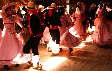 Dança típica Gaúcha Rio Grande do Sul- Brasil | Dança, Gaúcho, Anagua ...