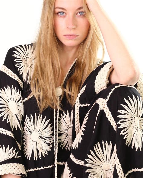 Mirror Mirror Moda - Wearing HH cups, JJ cups and would love to wear a