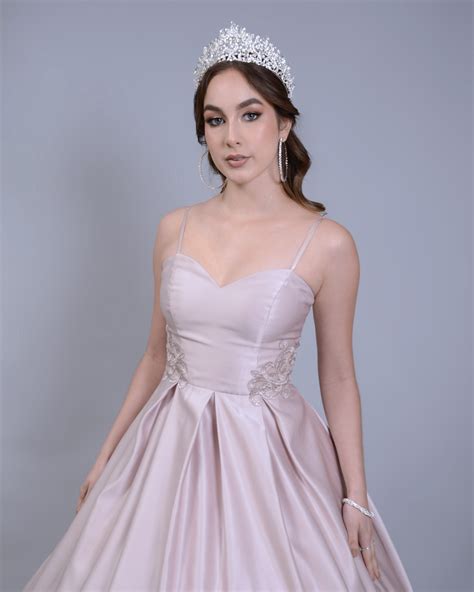 Vestido quinceañera de seda y detalles en laterales – Vestidos 251