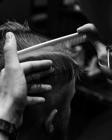 10 советов по уходу за мужскими волосами | FIRM Barbershop
