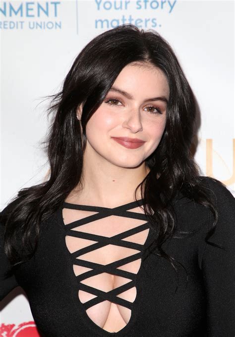 Ariel Winter Sexy Big Cleavage - Hot Celebs Home