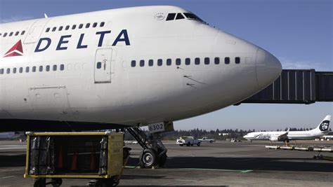 Woman cited for lewd behavior on plane intoxicated